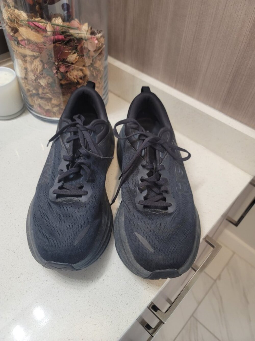 Hoka One One Bondi 8 Black Athletic Running Shoes Sneakers Men's Size 11 2E